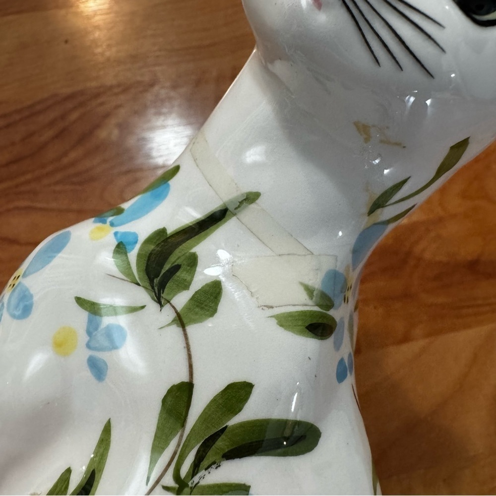VINTAGE LEFTON'S FIGURINES WHITE KITTENS CATS WITH VINING BLUE FLORALS PLZ READ - Picture 14 of 15